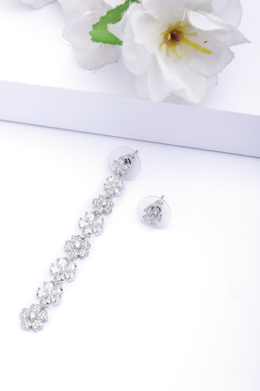 Pendientes Largos de Flores Colgantes