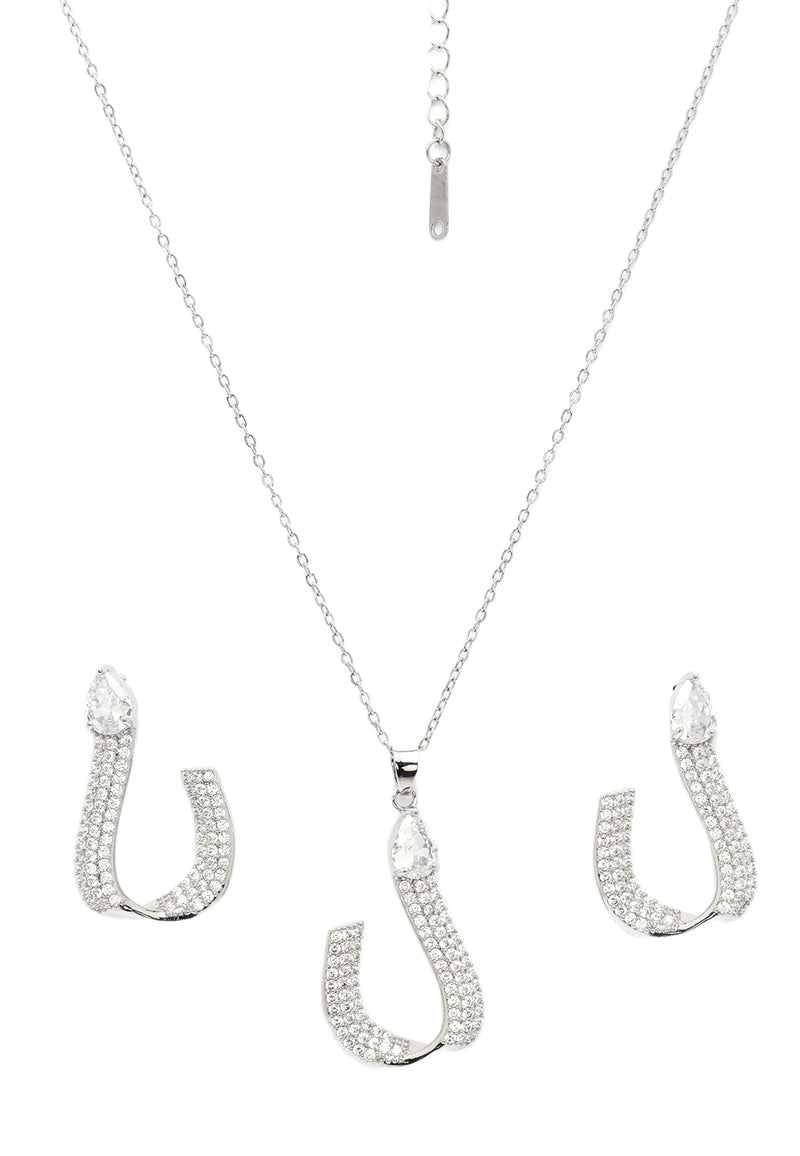Pendientes y collar de herradura con encanto brillante