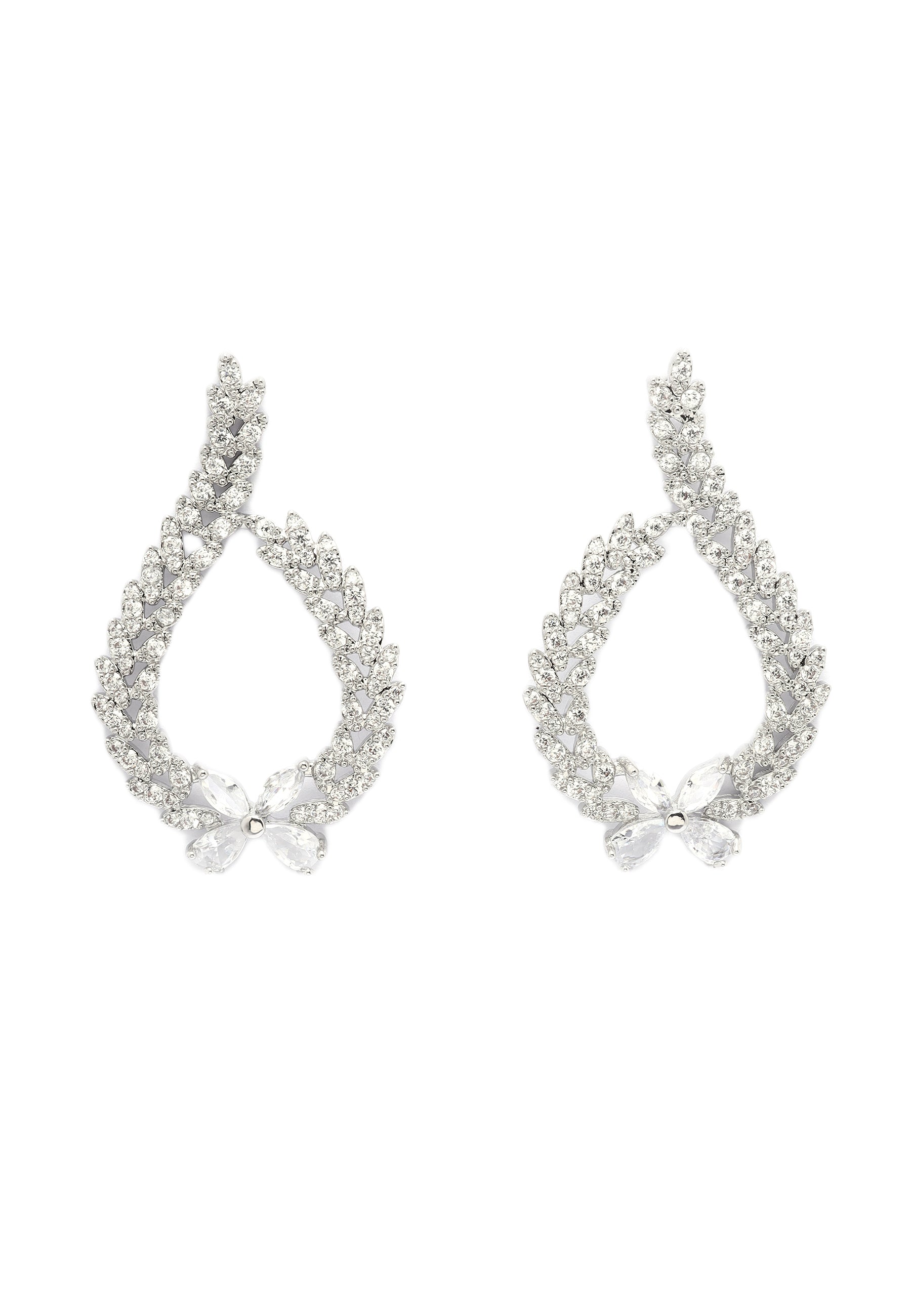 Boucles d'oreilles et collier en forme de arc éthéré