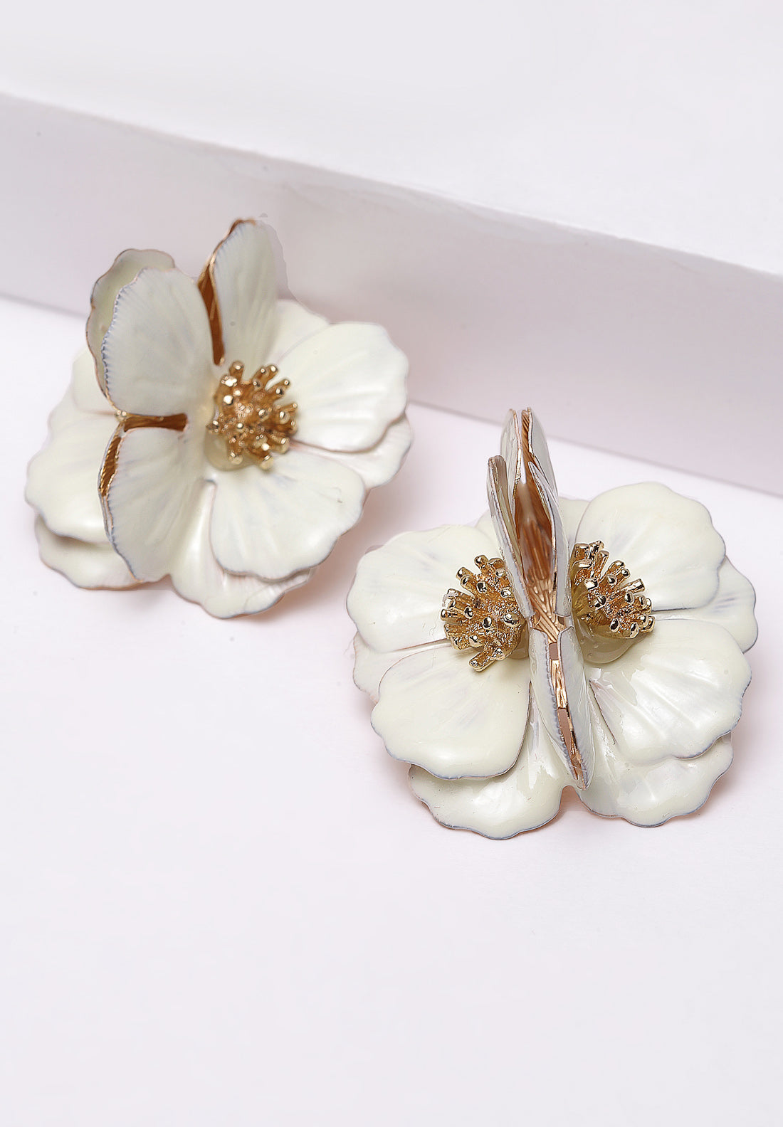 White Floral Metallic Earrings